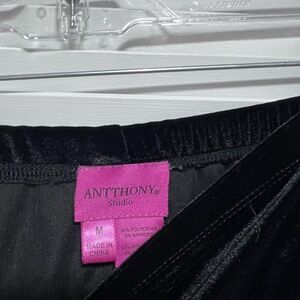 Black Velvet Antthony Original Studio Size M Pants